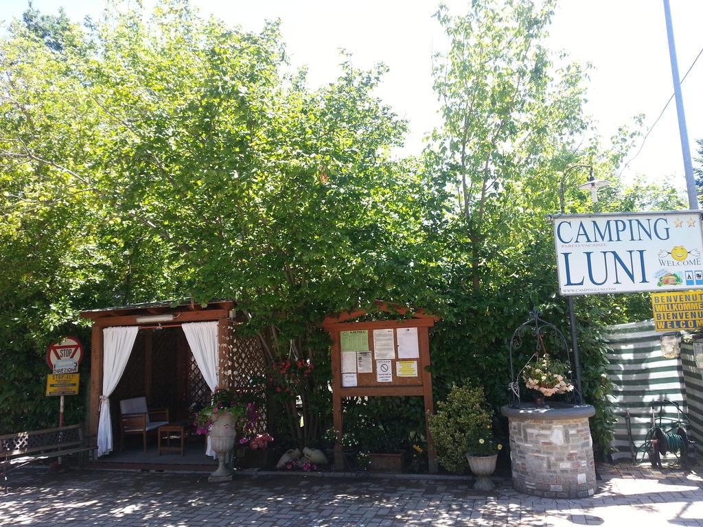 Camping Luni مارينا دي ماسا المظهر الخارجي الصورة